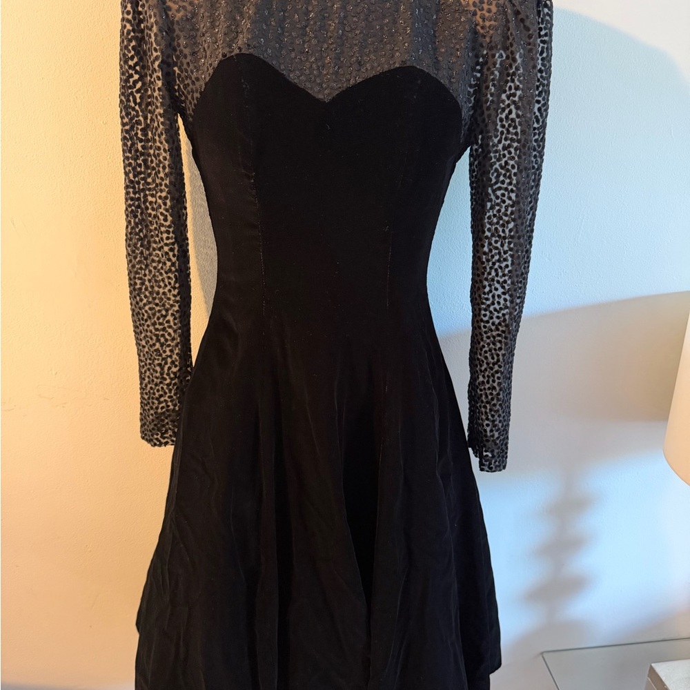 Vintage 80’s Nikki Elegant Black Dress with Sheer Sleeves size 4